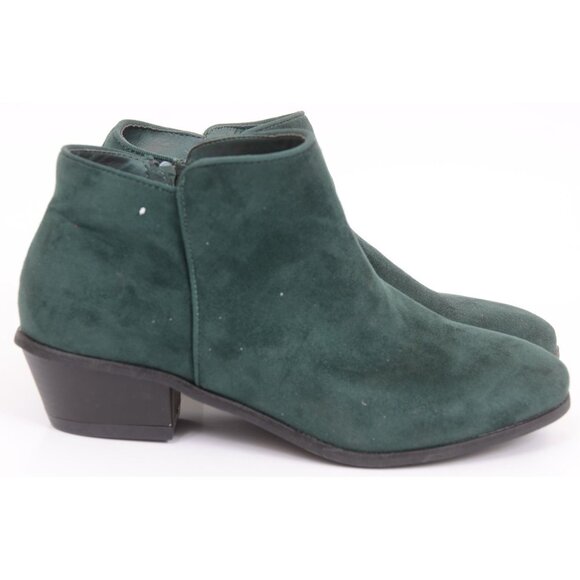 Boston Design Women's 9.5 WIDE Green Vegan Suede Flat Ankle Booties Holiday - Picture 2 of 8